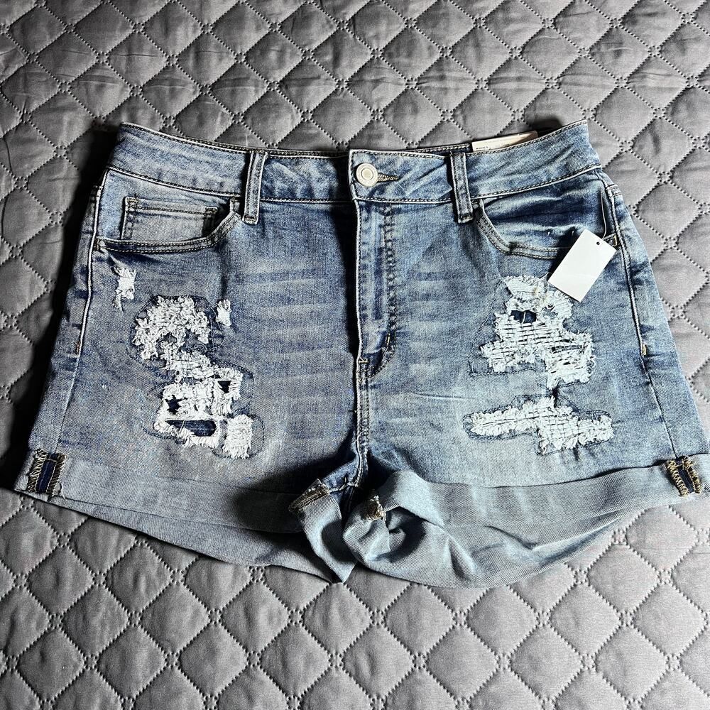 ✨SO High Rise Distressed Denim Shorts 15/32W Blue Jean Cutoff Shortie NWT